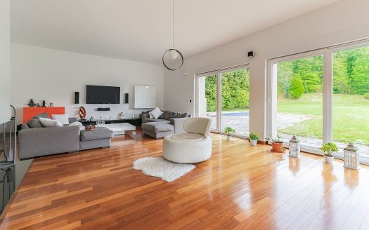 Zagreb, Šestine, luksuzna villa s prostranim parkom, šumom i bazenom