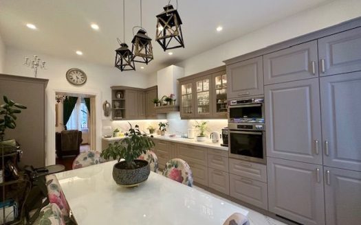 Najam, 90m2, 2 spavaće sobe, centar