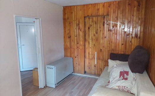 Prodaja, dva stana u suterenu (30,47 m² i 20,04 m²) – kod Kvatrića