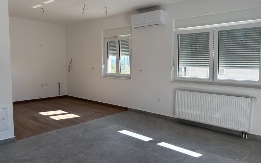 Prodaja, Bedekovčina, kuća 200m2 sa okućnicom